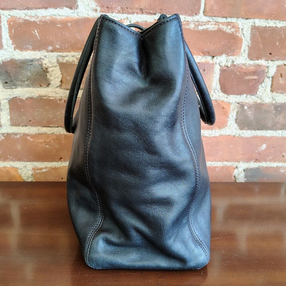 Chanel Vintage 1997 Dark Brown CC Turnlock Leather Tote Serial 5782846 - Picture 4 of 14